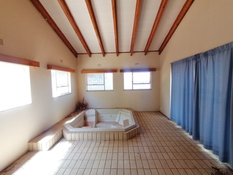 5 Bedroom Property for Sale in Vaal Park North West